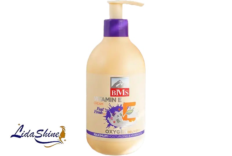 کرم مرطوب کننده پمپی بی ام اس مدل ویتامین E حجم 300 میلی لیتر